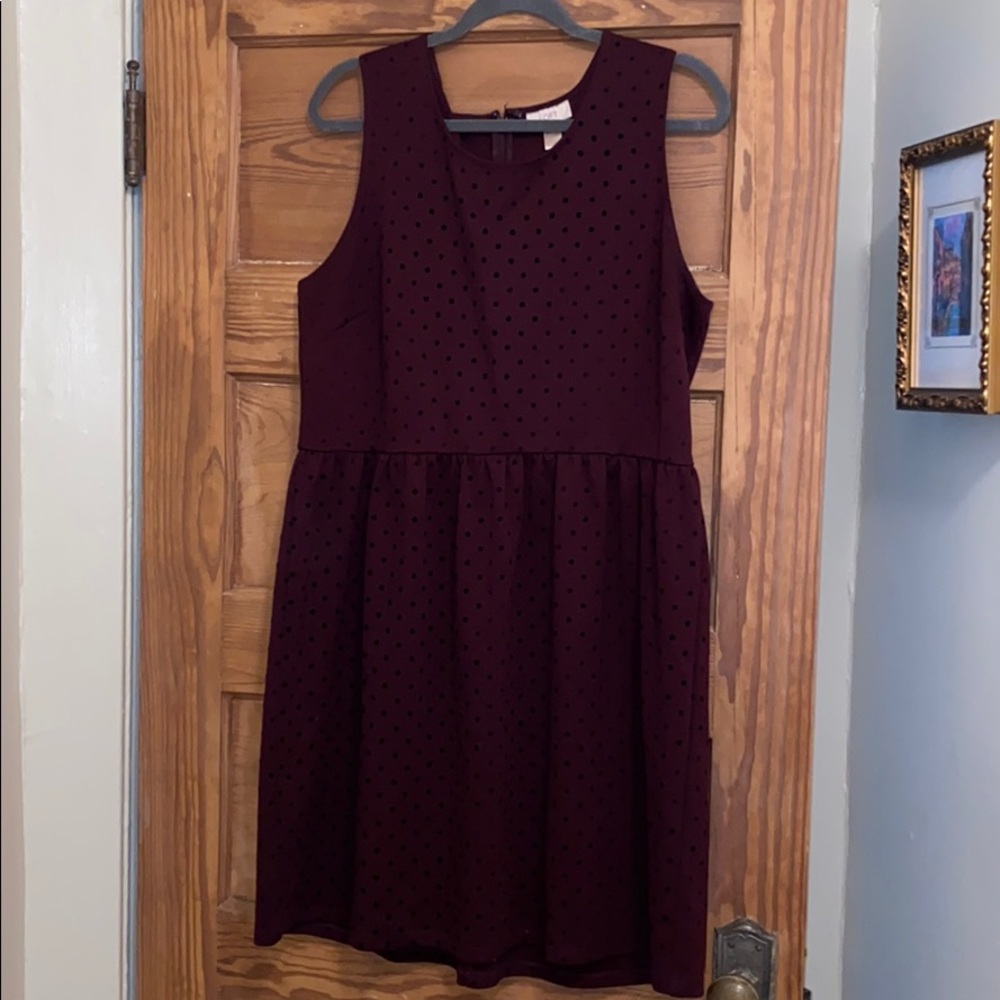 Maroon polka dot fit-and-flare dress - Picture 2 of 8